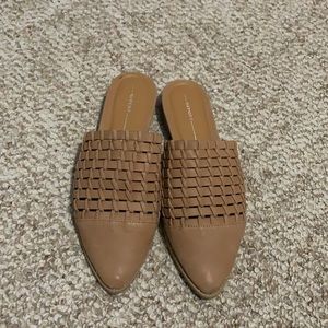 Report brand EUC flat mules